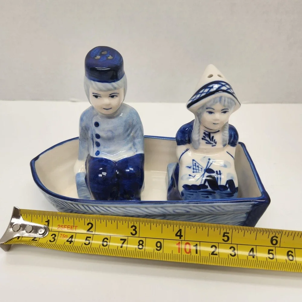 Vtg Delft Blue Dutch Handpainted Girl & Boy in 6